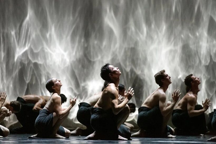 The National Ballet of Canada: Kota Sato and Artists of the Ballet. Angels Atlas. Foto: Karolina Kuras.