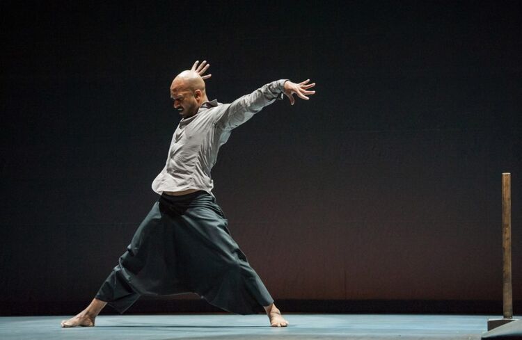 Akram Khan v Desh. Foto: Stephanie Berger.